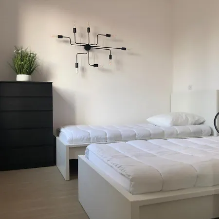 Cote Jardin: Spacious T3 Near Herault With Garden Terrace *