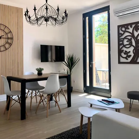 Cote Jardin: Spacious T3 Near Herault With Garden Terrace Apartment