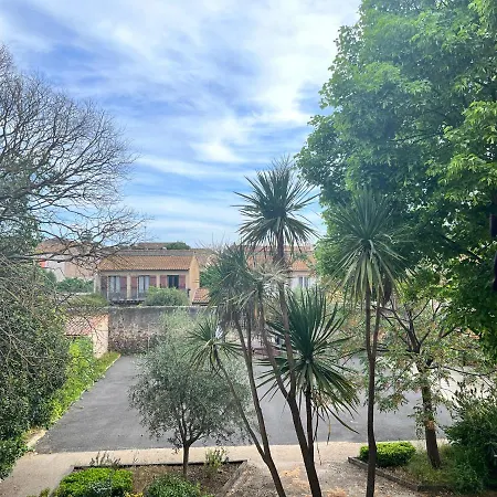 Cote Jardin: Spacious T3 Near Herault With Garden Terrace Apartment